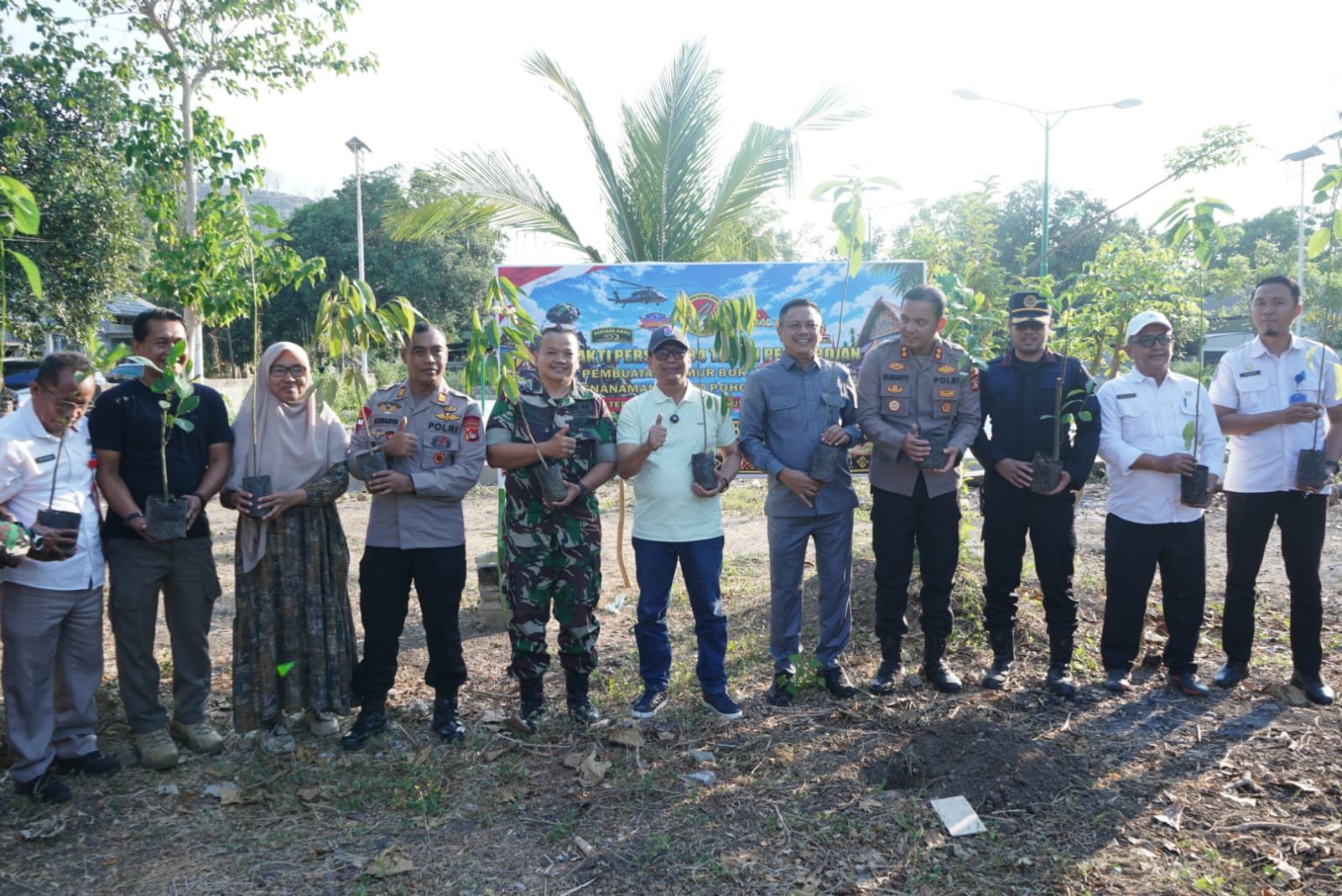 Wakil Wali Kota Bima Hadiri Penanaman 10.000 Pohon dan Pembuatan Sumur Bor
